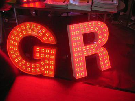 上犹LED发光字常见的安装误区。